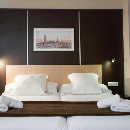 Hotel Plaza 3*